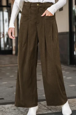 Braune Cordhose mit geradem Bein