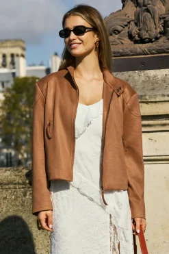 Braune Jacke aus Wildlederimitat mit Stehkragen