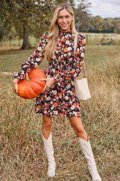 Geblümtes Retro-Minikleid mit gesmokter Taille und Dichterärmeln