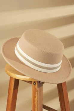 Hellbrauner Fedora-Hut