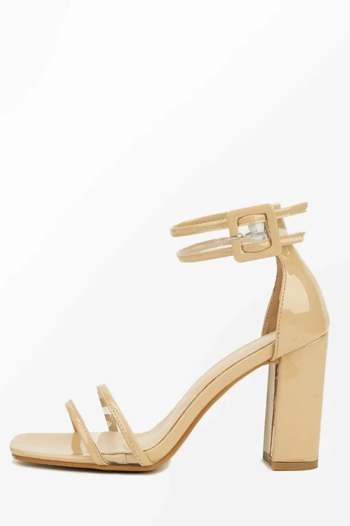 Nudefarbene Riemchensandalen mit Absatz