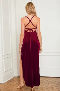 Rotes Maxi-Samtkleid mit quadratischem Ausschnitt