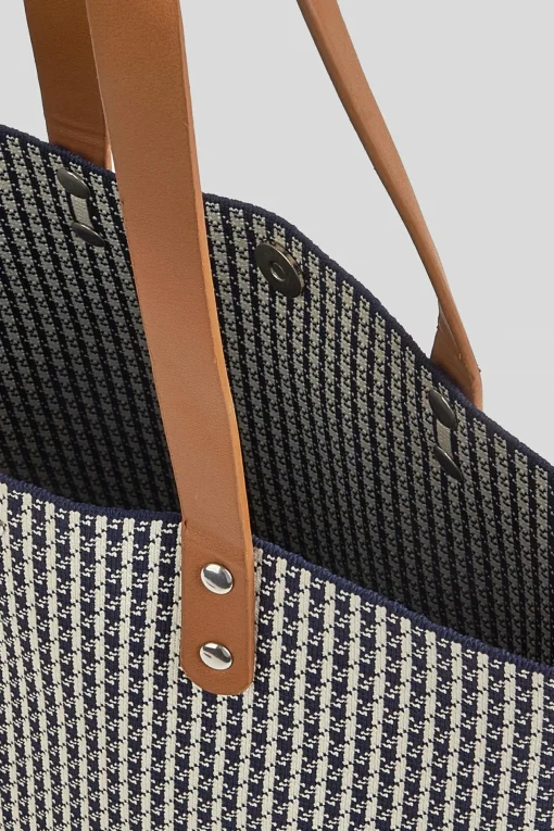 Schwarz-weiße Hahnentritt-Tasche