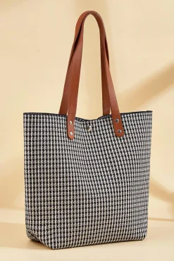 Schwarz-weiße Hahnentritt-Tasche