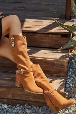 Südwestliche braune Stiefel mit Absätzen