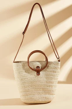 Sommerliche Strohtasche mit Crossbody-Gurt