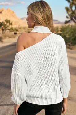 Weißer langärmeliger Mockneck-Pullover mit Ausschnitt